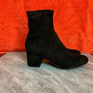 Steve Madden Suede Boots Black Block heel